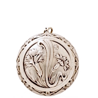 Sterling Silver Art Nouveau Patch Box from 1900 Exquisitely Embossed with 2 Finely-Articulated Carnation Flowers